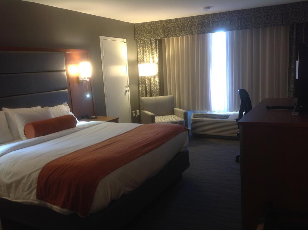 Wyndham Garden Greensboro Exterior foto